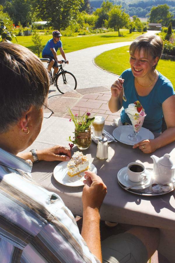 Hotel & Restaurant Kronenhof Am Weser-Radweg Oberweser Dış mekan fotoğraf